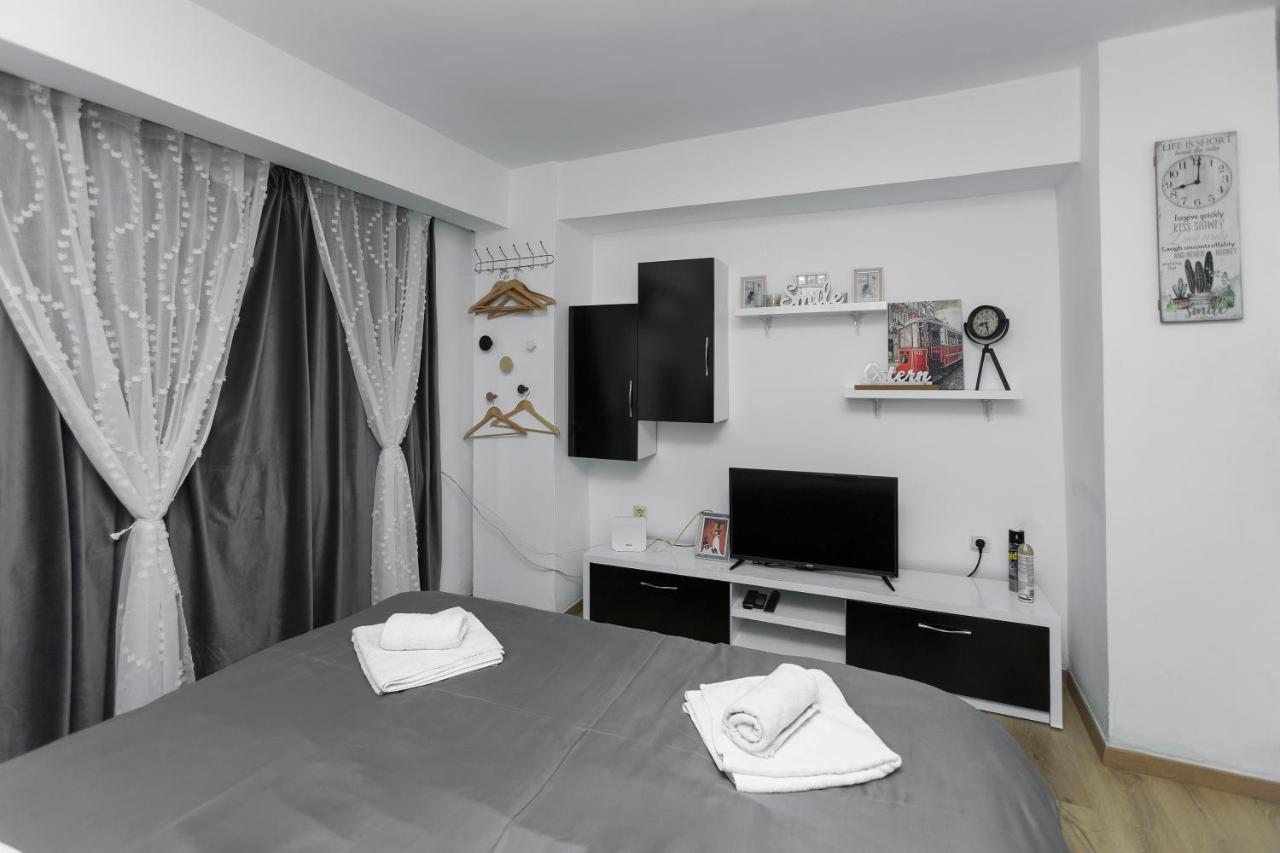 11 Steps' Lovely Studio In The Center Apartamento Tirana Exterior foto